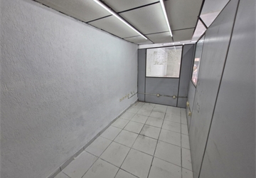 Loja 106m com mezanino com 2 banheiros na Rua da Graa no Bom Retiro