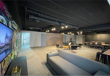Sala comercial com 166 metros a 1 quadra da Berrini, 6 vagas de garagem